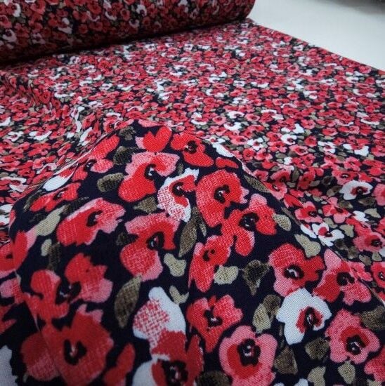 Sezon Çiçekler Viskon Kumaş Kırmızı