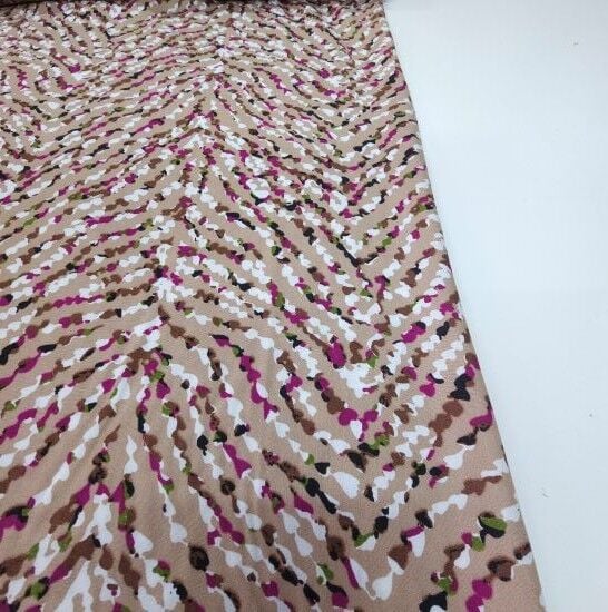 Uçuşan Çiçekler Bej