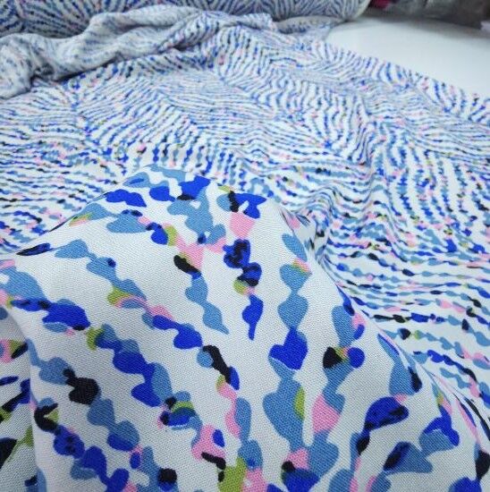 Uçuşan Çiçekler Mavi