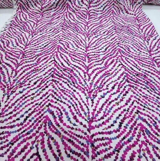 Uçuşan Çiçekler Pembe Viskon Kumaş