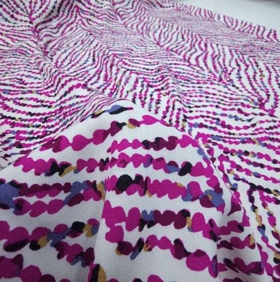 Uçuşan Çiçekler Pembe Viskon Kumaş