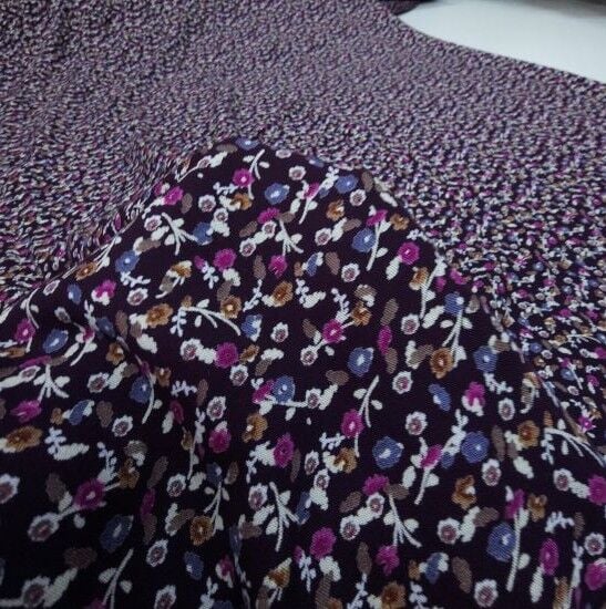 Sık Çiçekler Viskon Kumaş