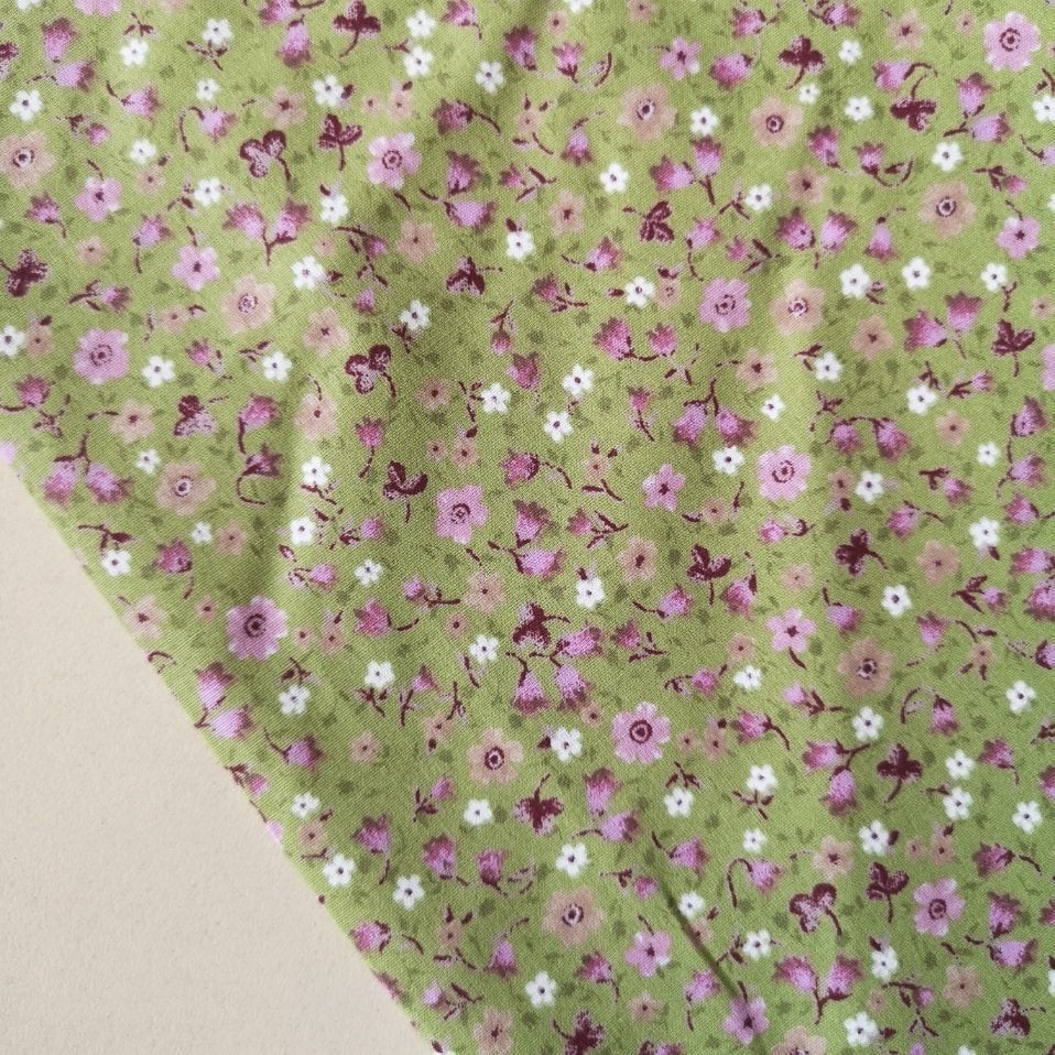 Minik Çiçekler poplin kumaş yeşil