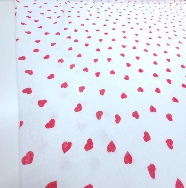Çift Katlı Müslin Kumaş Kırmızı Kalpler
