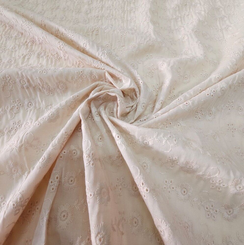 Bahar Esintisi Fisto Kumaş Bej