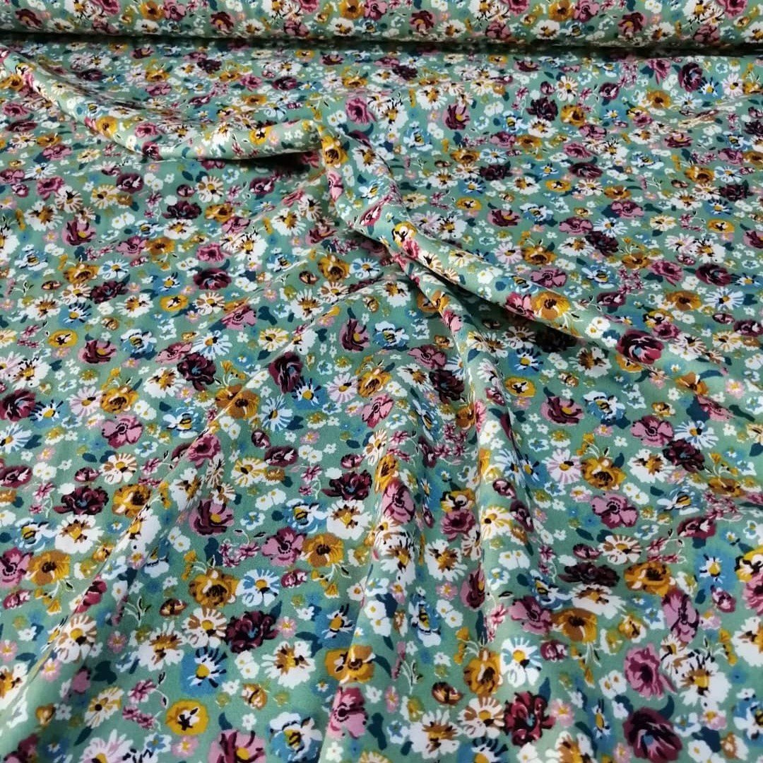 Gelincik Çiçekleri Viskon Kumaş yeşil