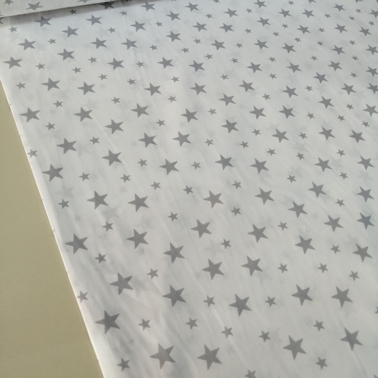 Yıldızlar Açık Zemin gri