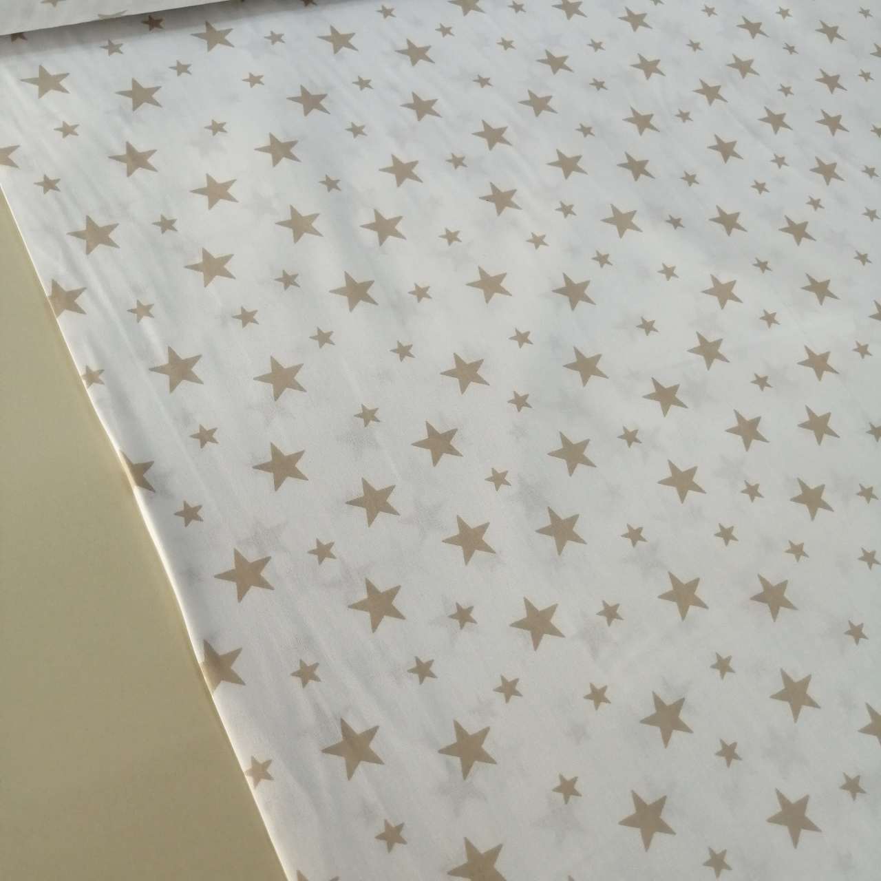 Yıldızlar Açık Zemin sütlü kahve