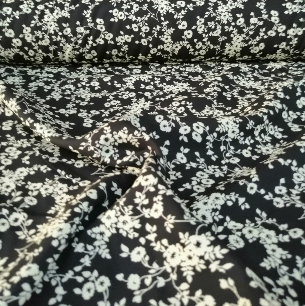 İnce Dallar Viskon Kumaş siyah