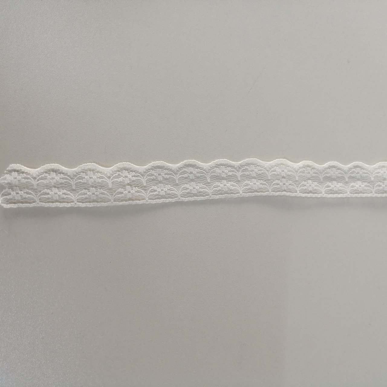 2 cm kenar danteli krem