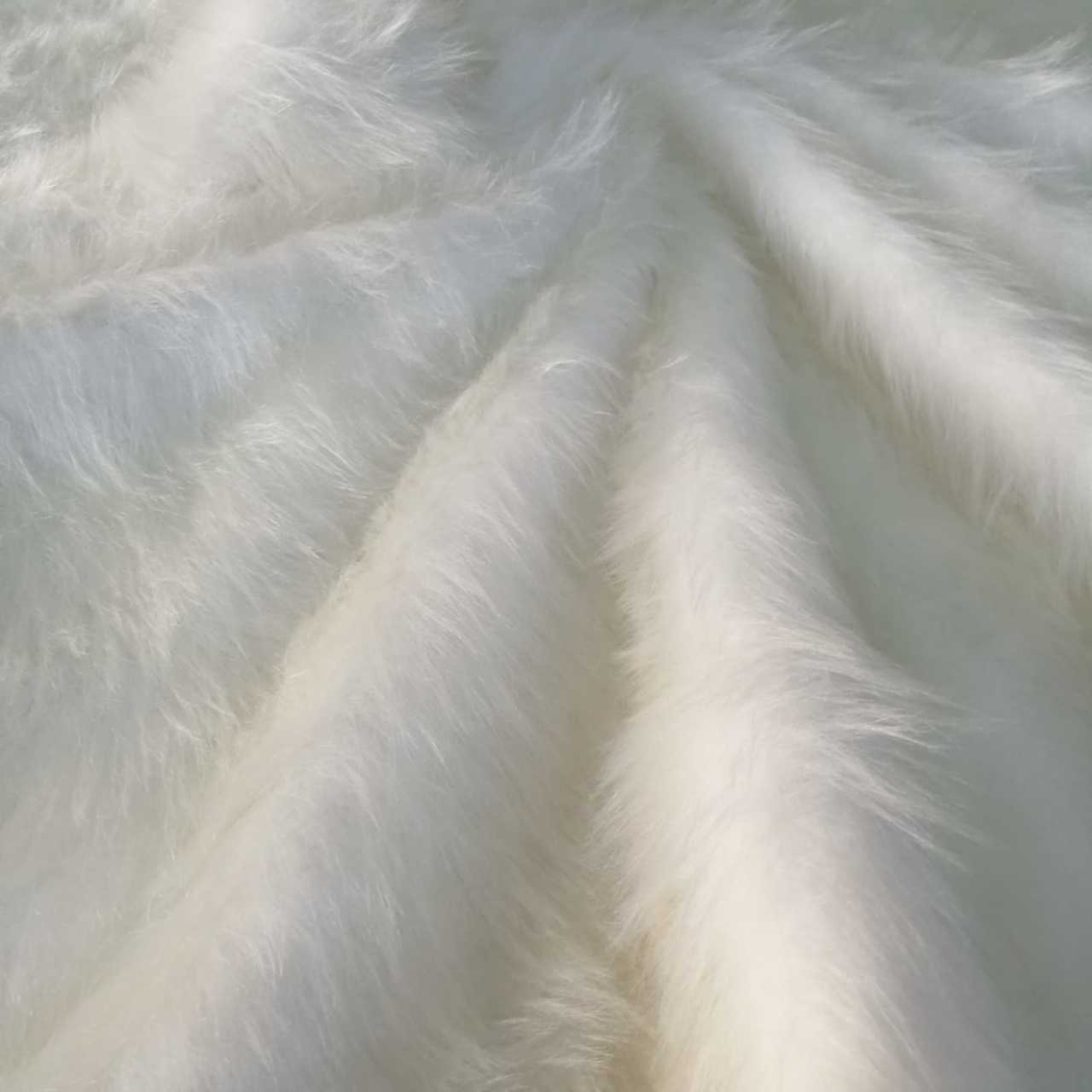 Kırık Beyaz Peluş Kumaş