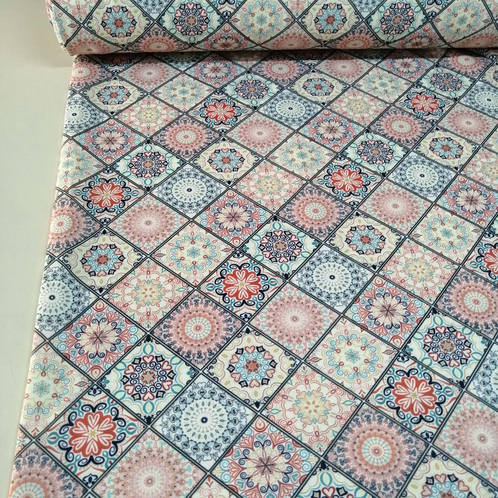Dijital Etnik Desen Raşel Kumaş