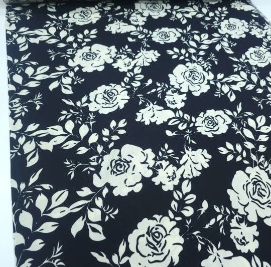 Krem Güller Viskon Kumaş siyah