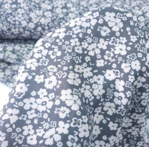 Faded Flowers Viskon Kumaş gri