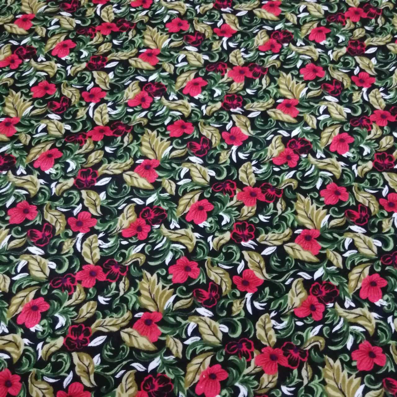 Yapraklar Divitin Pazen Kumaş kırmızı