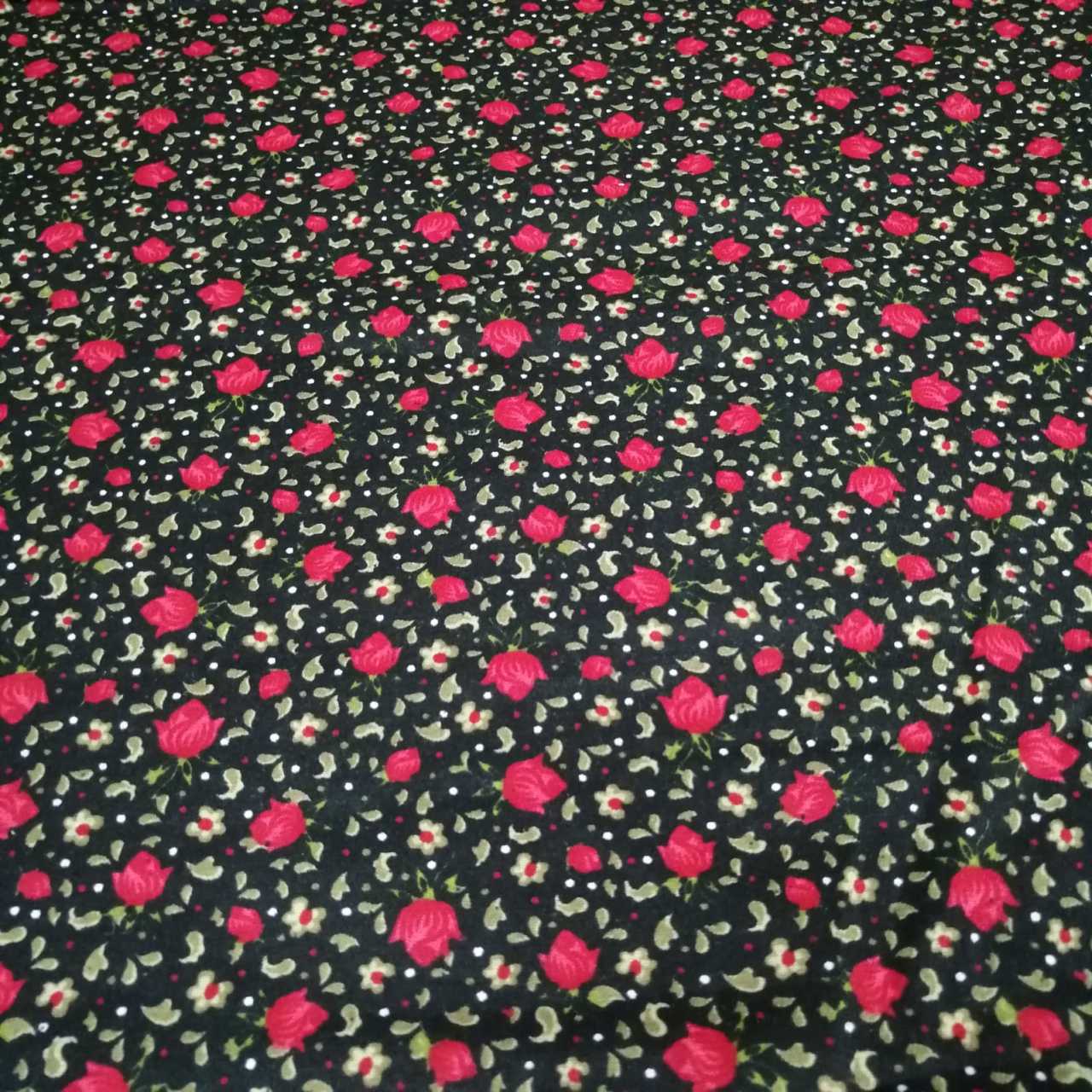 Zambaklar Divitin Pazen Kumaş kırmızı