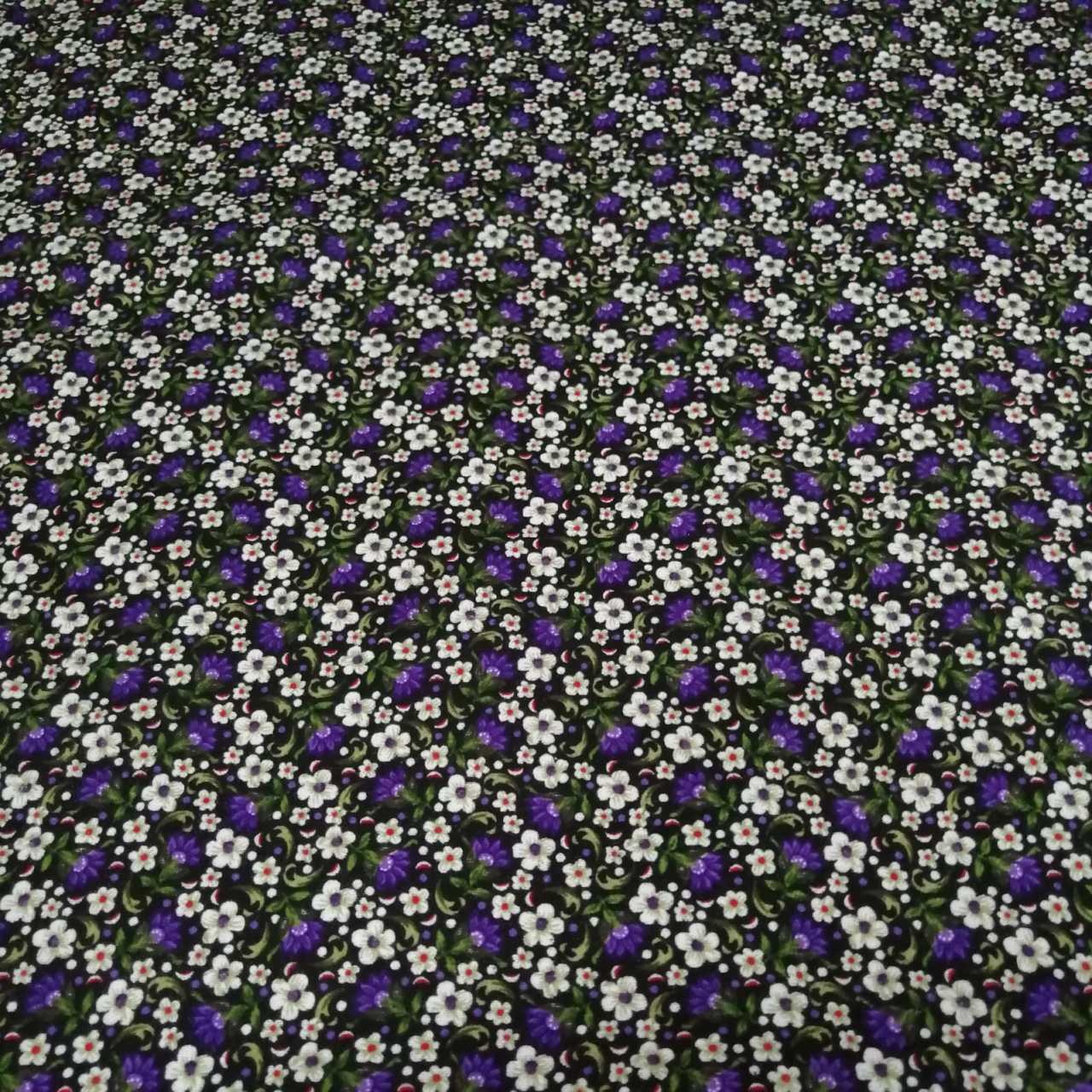 Kibar Çiçekler Divitin Pazen Kumaş mor