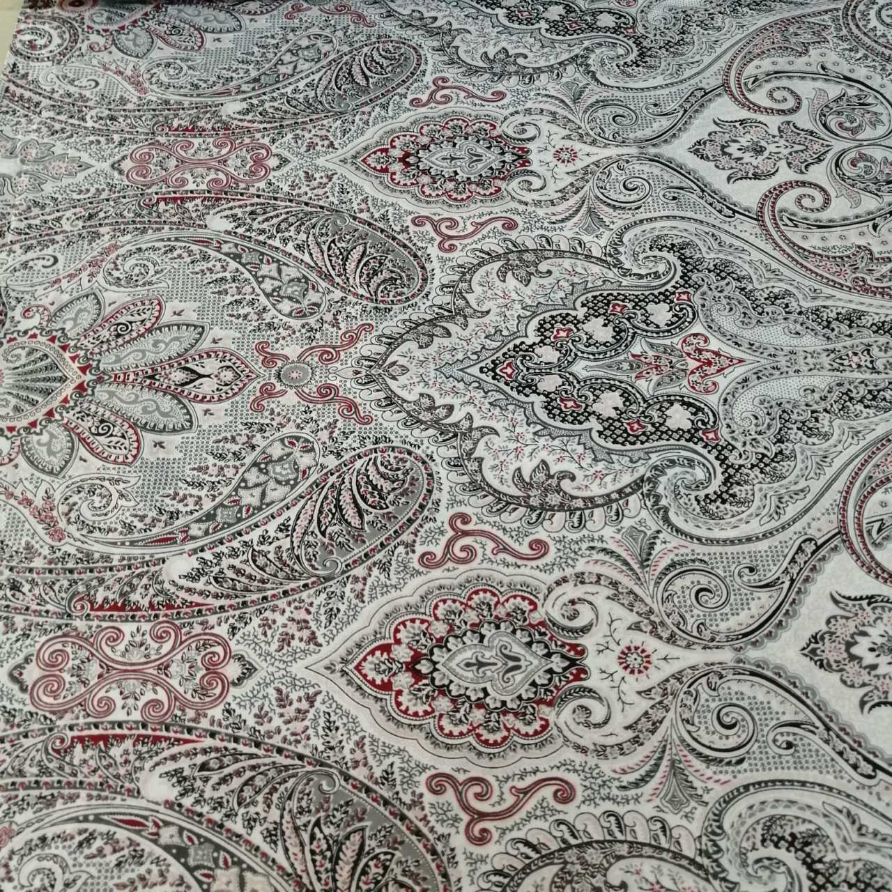 Otantik Desen Poplin Kumaş kırmızı