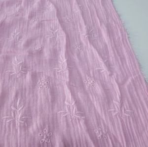 Pembe Nakışlı Çift Katlı Müslin Kumaş